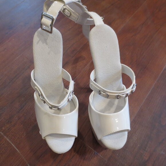 NNB White Platform Buckle Design High Heel Sandals - Picture 7 of 8